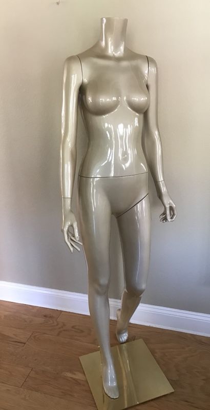Gucci Gold Female Mannequin Almax Made in Italy