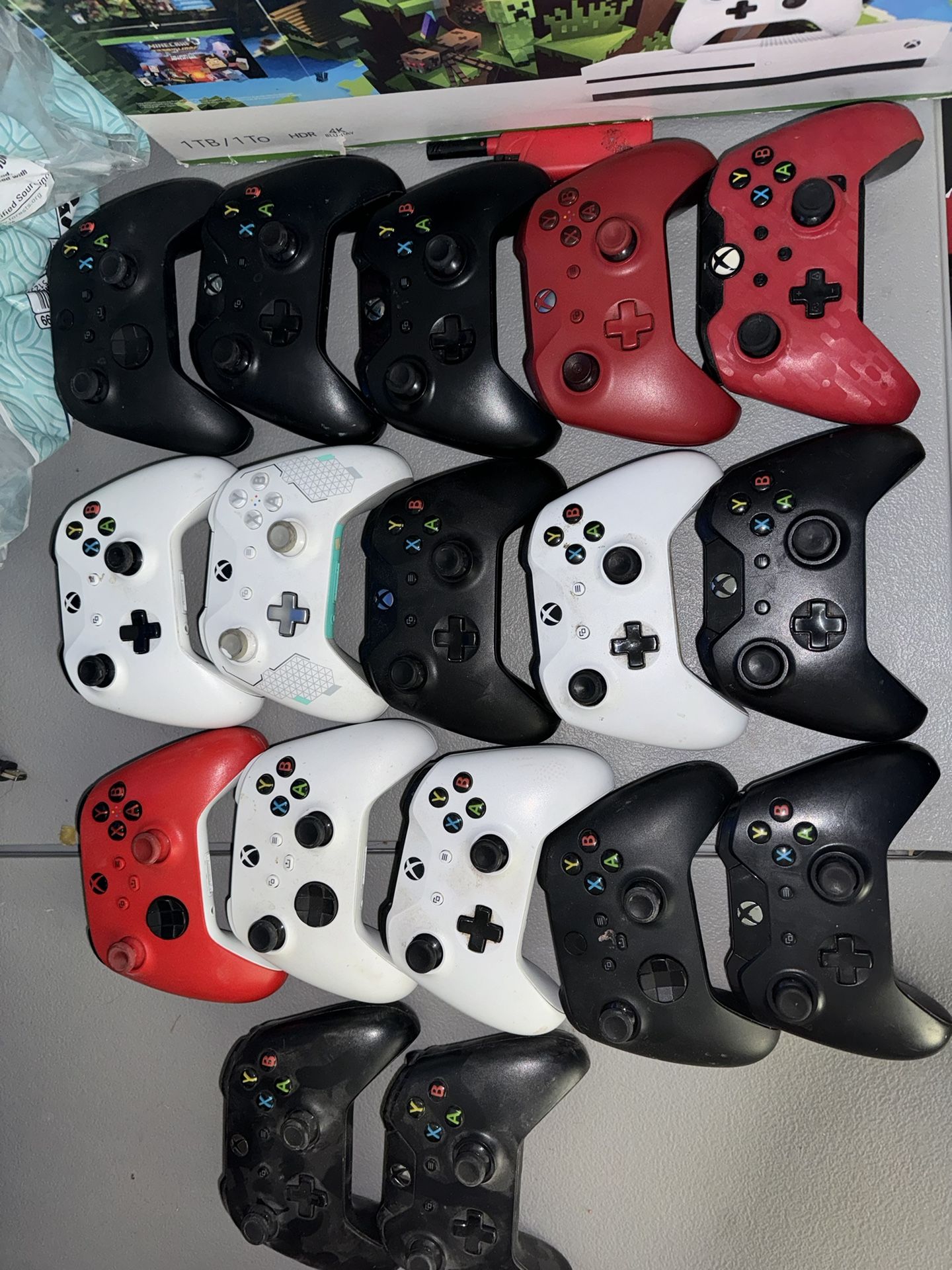 Xbox One Controllers For Sale 25 Buck Each