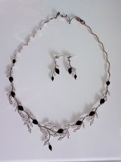 Wedding Jewelry for Bride Women, Sparkly Cubic Zirconia Pear-Shaped Leaf Necklace Earrings Set