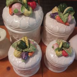 Set Of 4 Beautiful Vintage Kitchen Canisters 
