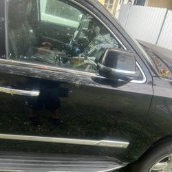 2020 Cadillac Escalade Passenger Front Door