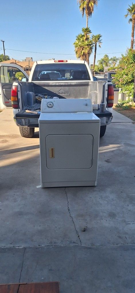 Whirlpool Electric 220v Dryer In Good Working Condition Delivery Is Available And Installation With One Month Warranty.