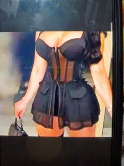 Beautiful balcony shorts jumper