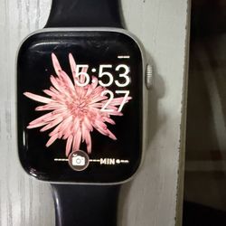 Series 7 Apple Watch No Cracks Just Scratches 