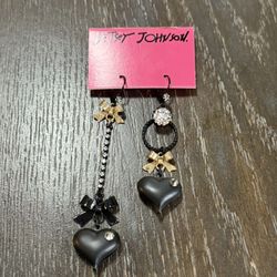 Betsey Johnson black heart dangle earrings