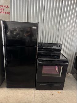 Frigidaire fridge and stove good condition everything works fine
