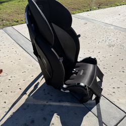 2 Car Seats 