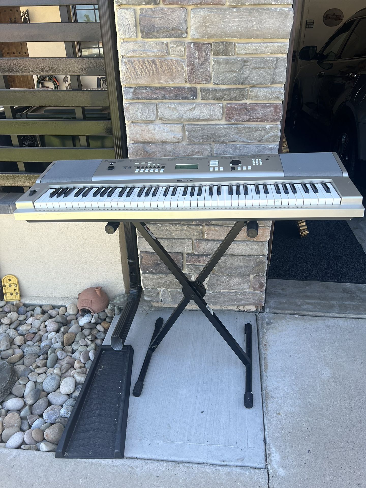 Yamaha 76 Key Portable Grand Piano