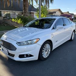 2013 Ford Fusion Energi SE Plug-in-Hybrid 