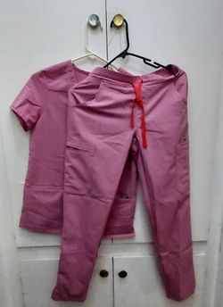 Figs Scrub uniforms   8 uniforms  extra small make me a offer