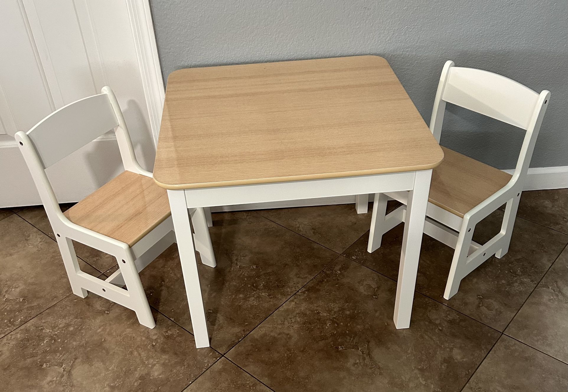 (New) 24” X 24” Kids Table And 2 Chairs Set