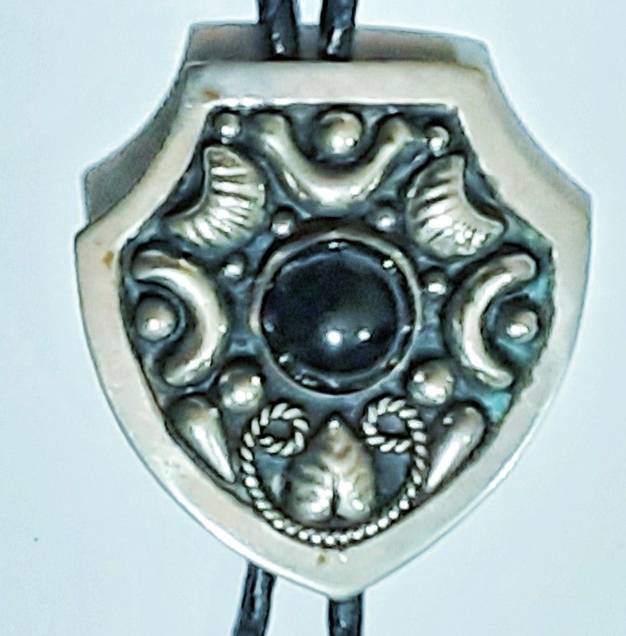 Alpaca Silver Vintage Mexican Silver Bolo Tie