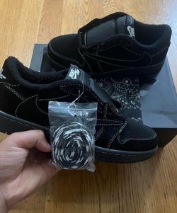 Jordan 1 Travis Scott