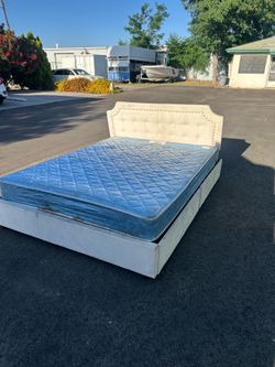 Queen size bed with pull our basket drawers on wheels