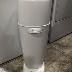 diaper container