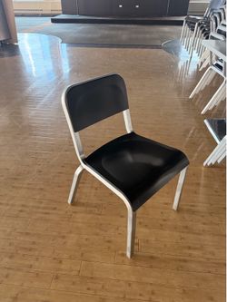Simple chair