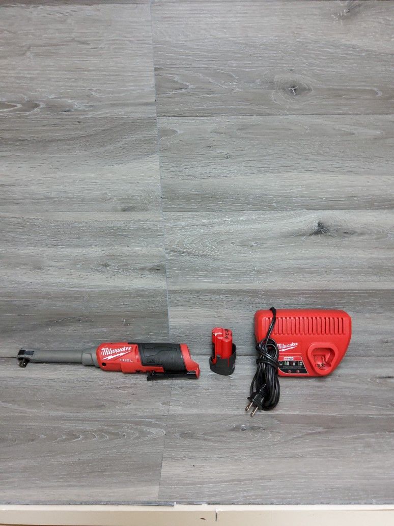 Milwaukee 2569-20 12v 3/8" Extended Reach High Speed Ratchet Battery And Charger