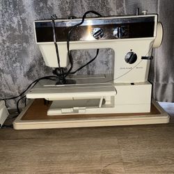 Montgomery Ward Model 1950 Convertible Stretch Stitch Sewing Machine 