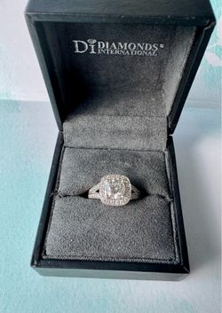 Wedding ring with bands