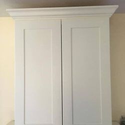 Kitchen Cabinet- Never Used