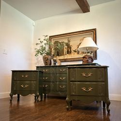 3PC MODERN FRENCH COUNTRY BEDROOM SET DRESSER NIGHTSTANDS AND MIRROR