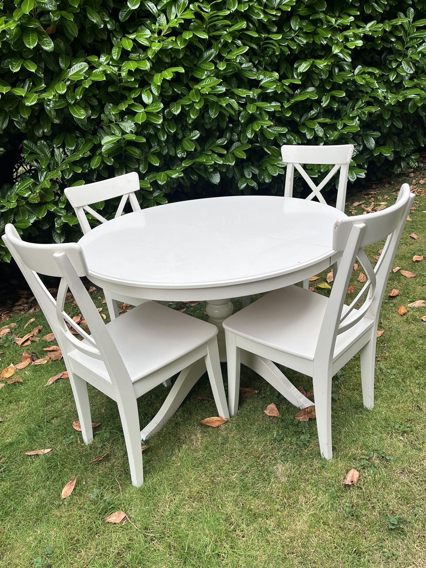 Ikea Ingolf Round Table and chairs