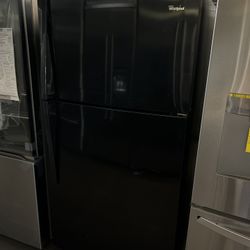 Whirlpool Apartment Size Gloss Black Top Freezer Refrigerator 