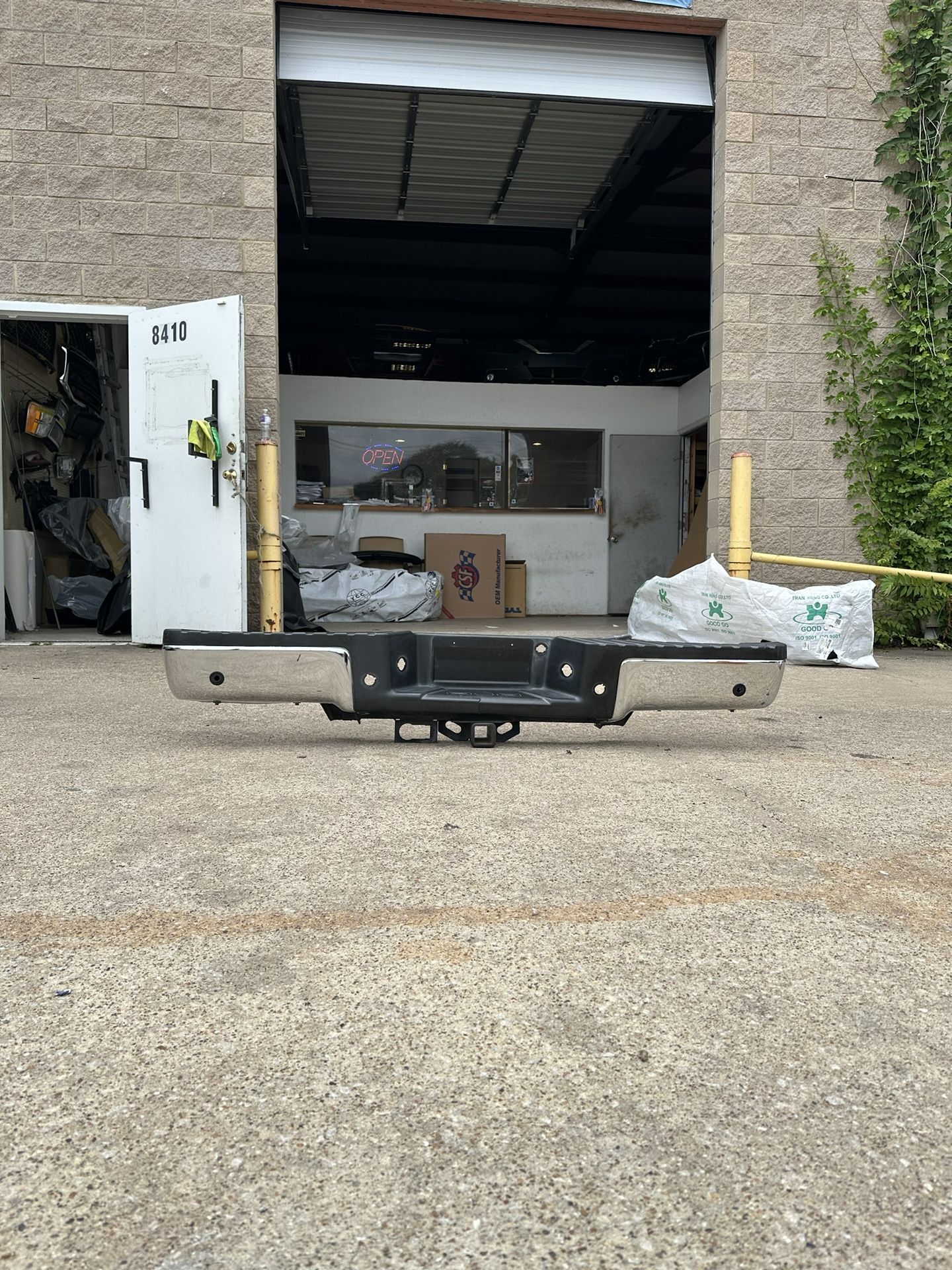 Ford F150 Bumper Rear 09-14 ( Used Car Parts )