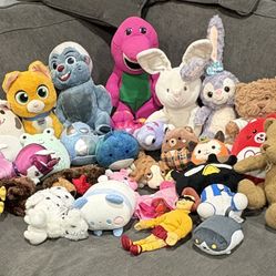 Stuff animal plushes Lot of 31 pieces. 