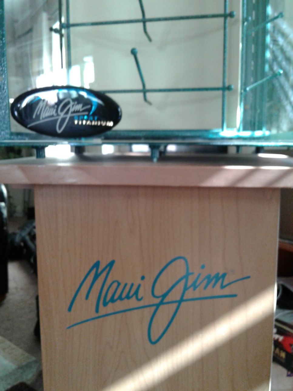 Maui Jim Sunglasses Display Case for Sale in Everett, WA OfferUp