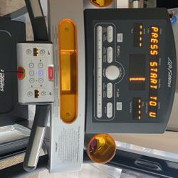 Life Fitness T7o Premium Model Runner Machine