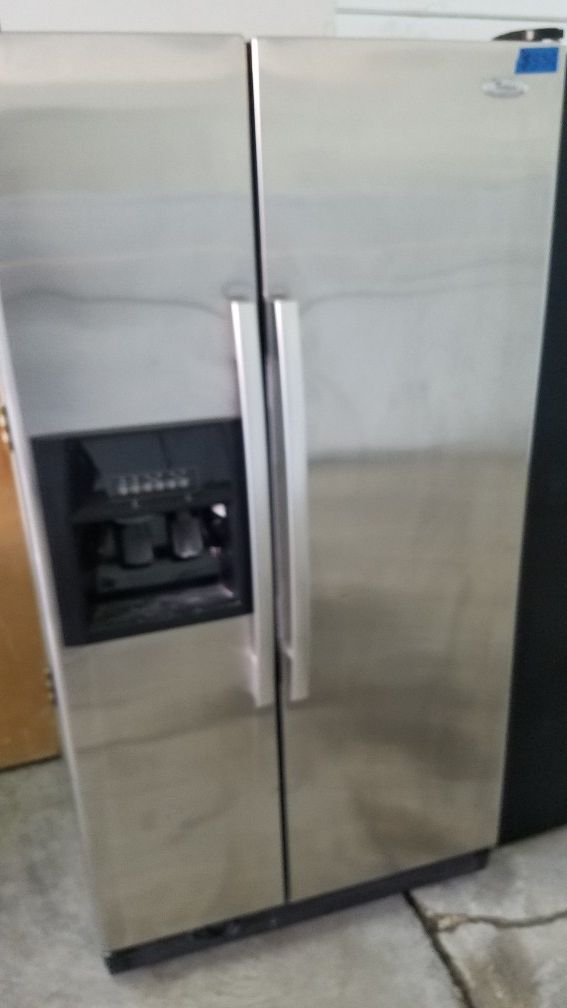 WHIRLPOOL REFRIGERATOR 36W, 69H