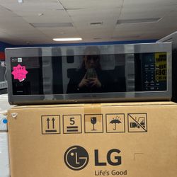 BLACK STAINLESS STEEL SAMSUNG MICROWAVE  