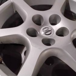 Nissan 17" Rims