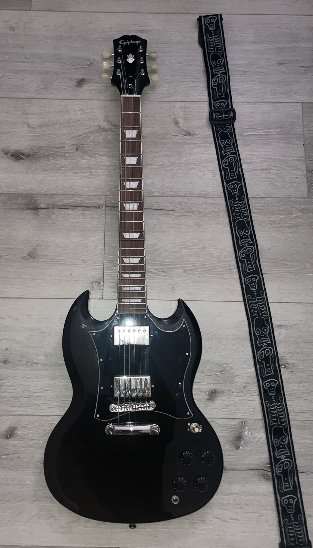 Epiphone SG Electric Guitar – Ebony Black, Like New w/ Soft Case & Strap