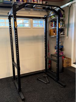 Powertec Power Rack with attachments