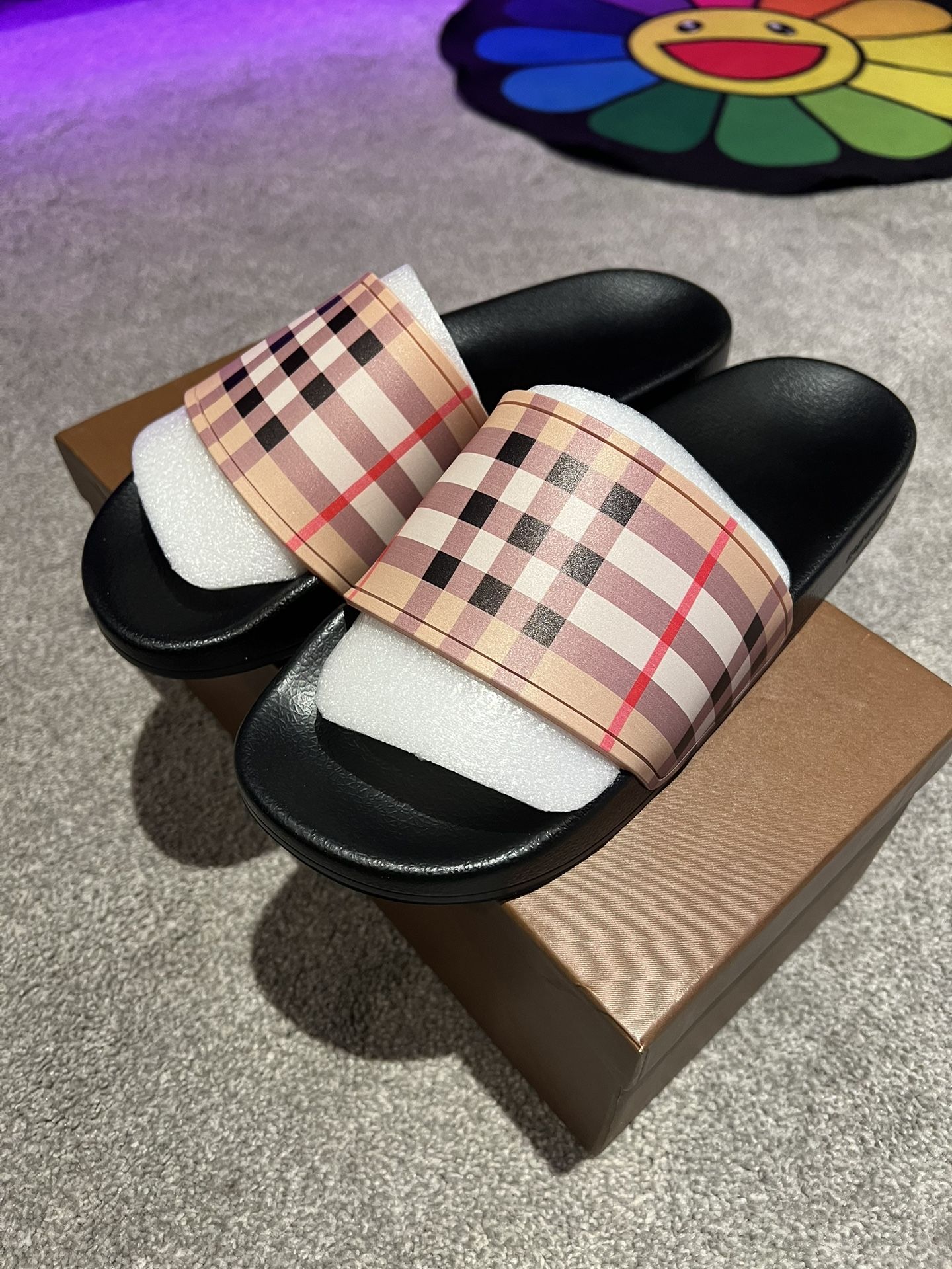 Burberry slides 