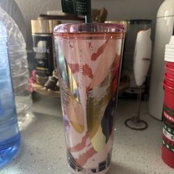Starbucks Cups 