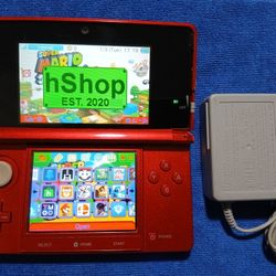 Nintendo 3DS Red With Charger And Games Inside. Works 
