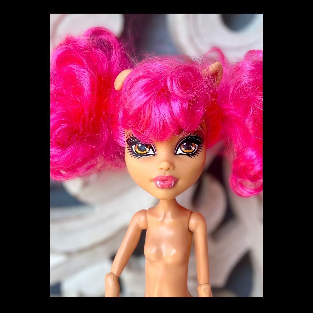 Monster High Dance Class Howleen Wolf Doll 2012 Pink Hair Articulated