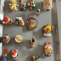 A Lot Of 17 Vintage Hallmark Ornaments 
