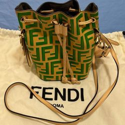 Fendi Mon Tresor bucket bag,