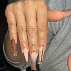 Nails 