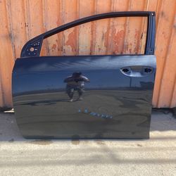 Front. Door Toyota Corolla front left driving door she OEM. 2014-2015-2016-2017-2018-2019