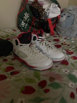 Air Jordan 5 Retro 2025 Fire Red - size 9