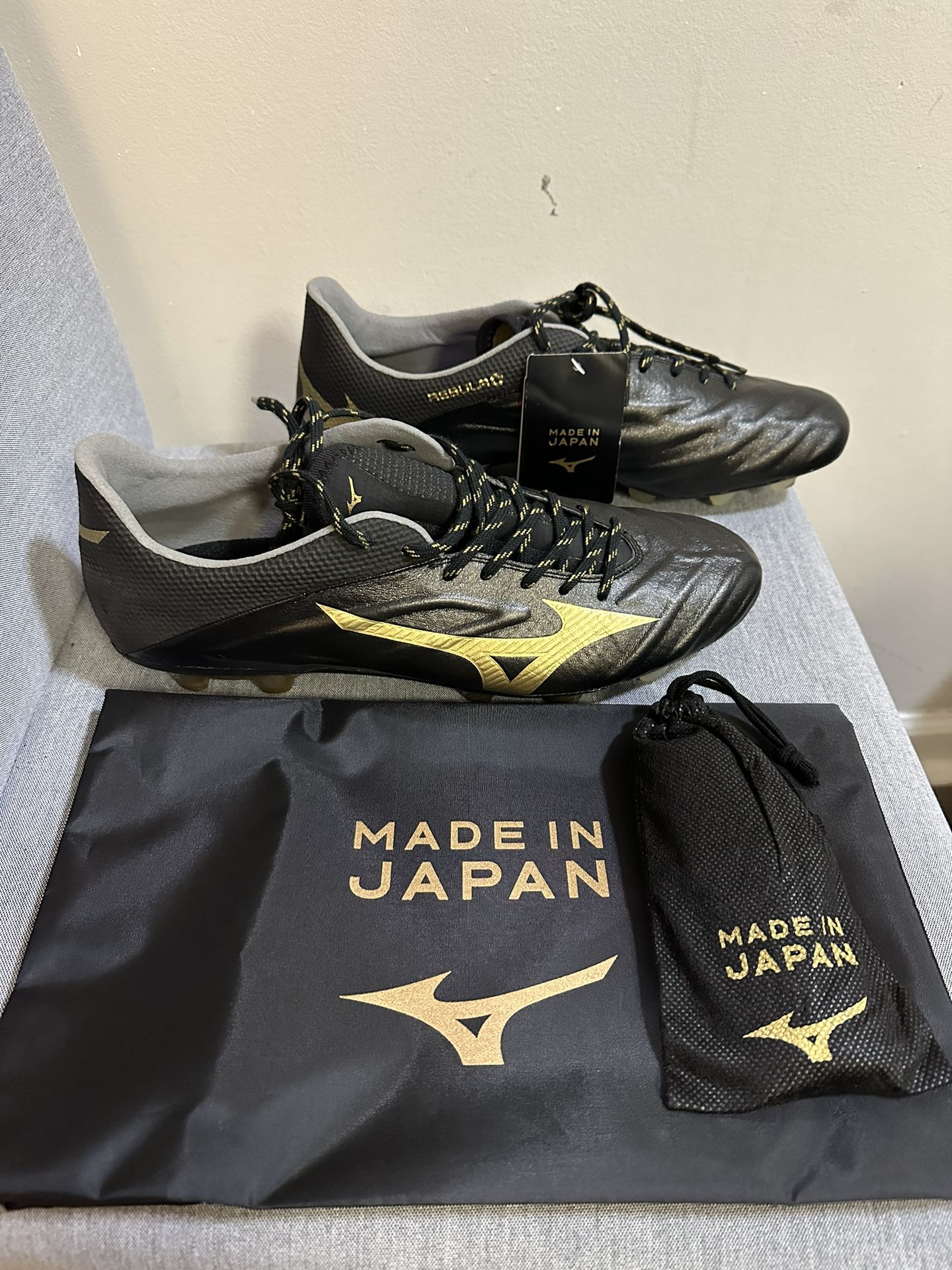 Mizuno Rebula 2 V1 Japan Soccer Shoe Mens Size 12
