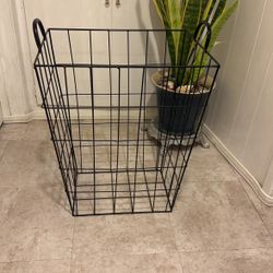 Black Metal Laundry Basket 🧺 