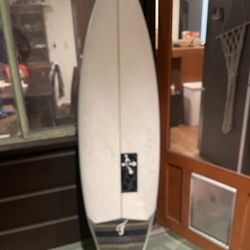 5”11 Surfboard