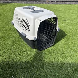Portable Pet Kennel $10