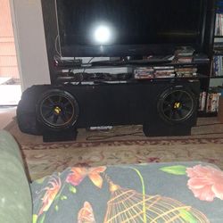 Sourond Sound Kicker Speakers And Box 